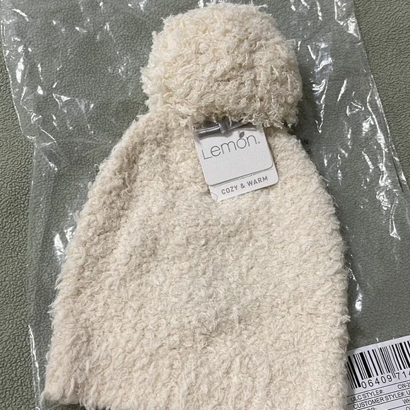 LEMON Snow Drift Pom Pom Beanie - Picture 7 of 14